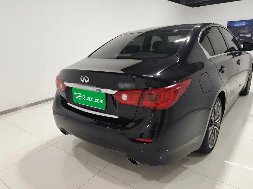 Infiniti Q50 2015