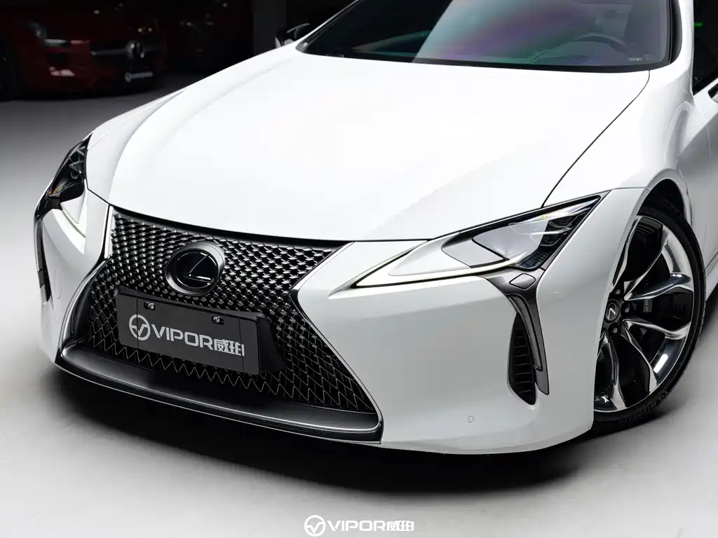 Lexus LC 2018 — фото 17