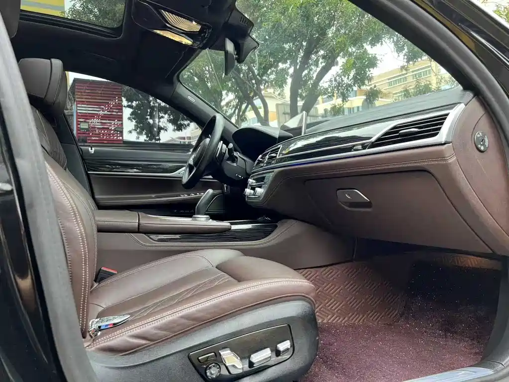 BMW 7 Series 2021 — фото 15