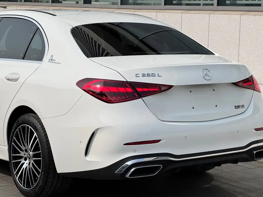 Mercedes-Benz C-Class 2023 — фото 7