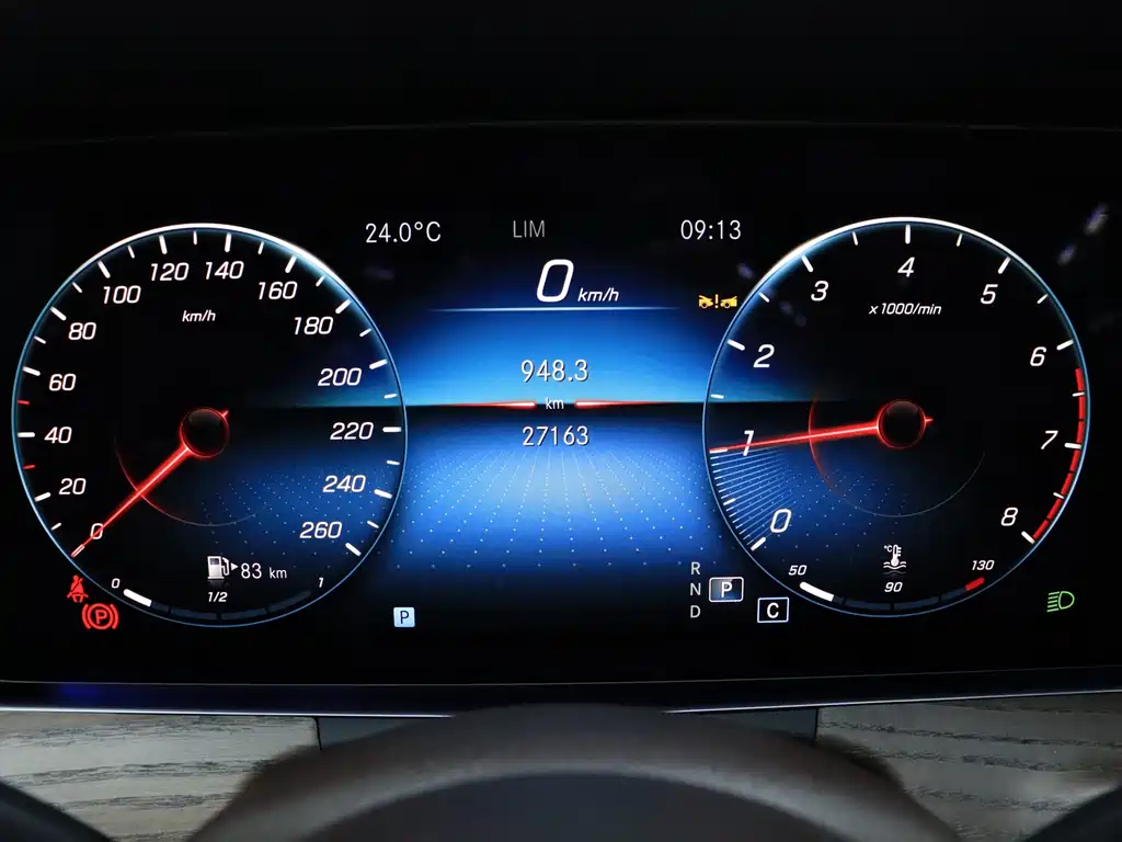 Mercedes-Benz E-Class 2023 — фото 17
