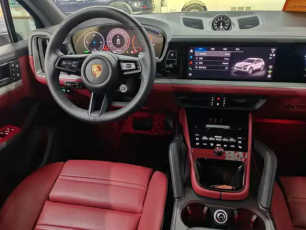 Porsche Cayenne 2025