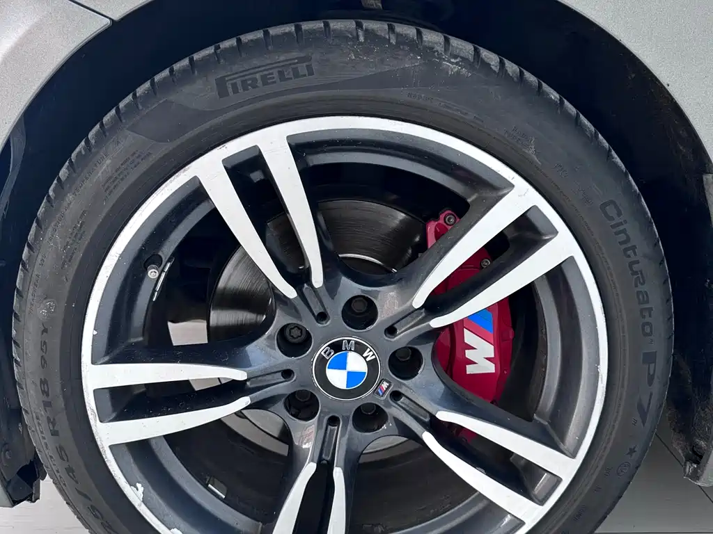 BMW 3 Series 2018 — фото 10