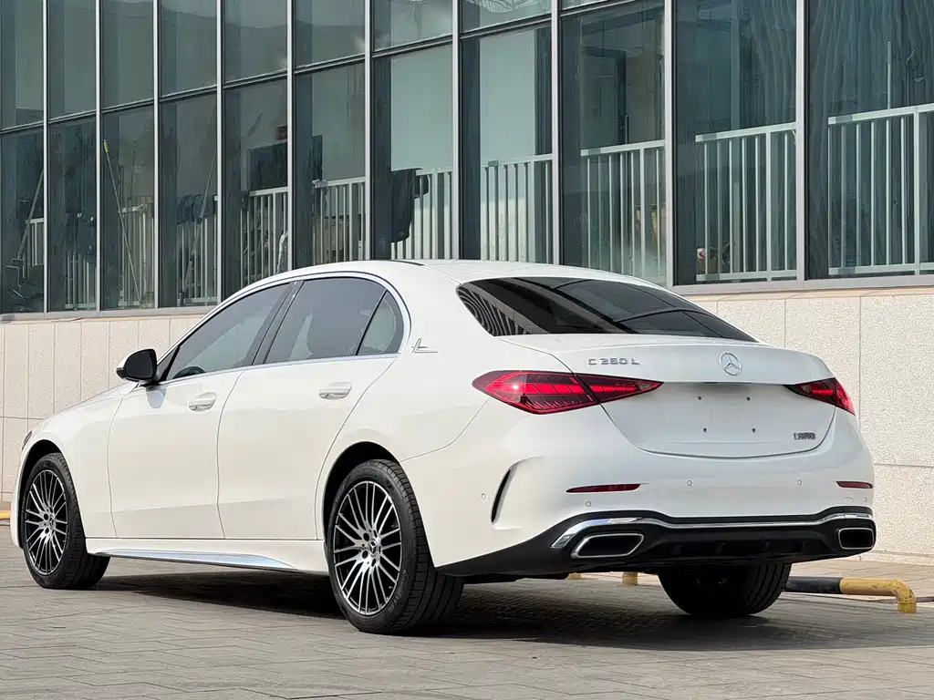 Mercedes-Benz C-Class 2023 — фото 6
