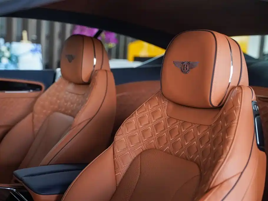 Bentley Continental 2022 — фото 15