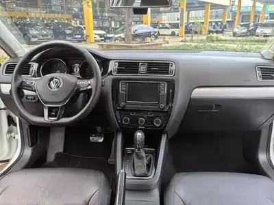 Volkswagen Sagitar 2018