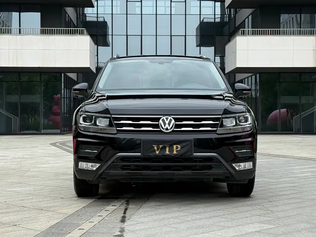 Volkswagen Tiguan L 2018 — фото 2