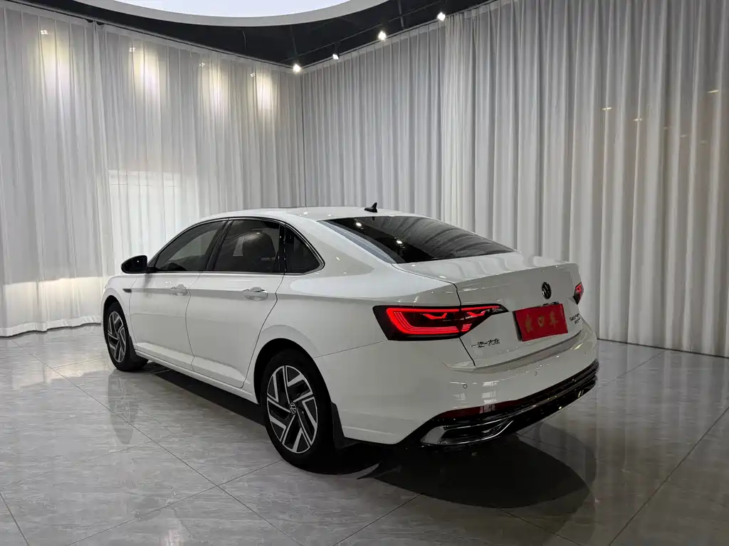 Volkswagen Sagitar 2022