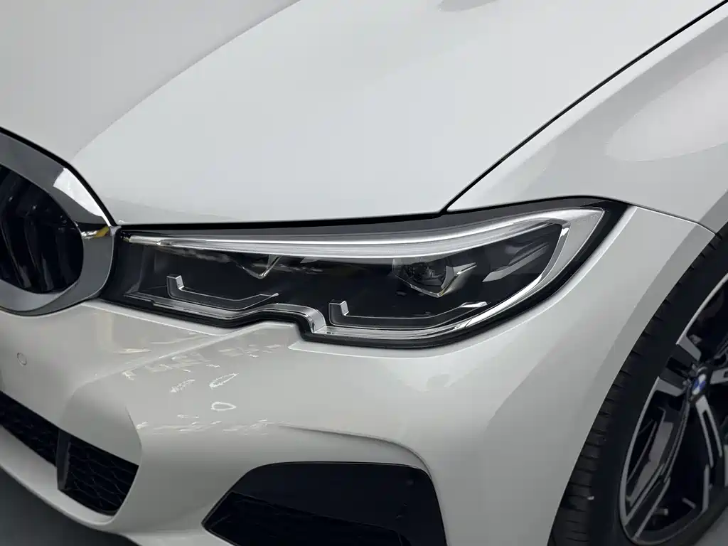 BMW 3 Series 2022 — фото 12