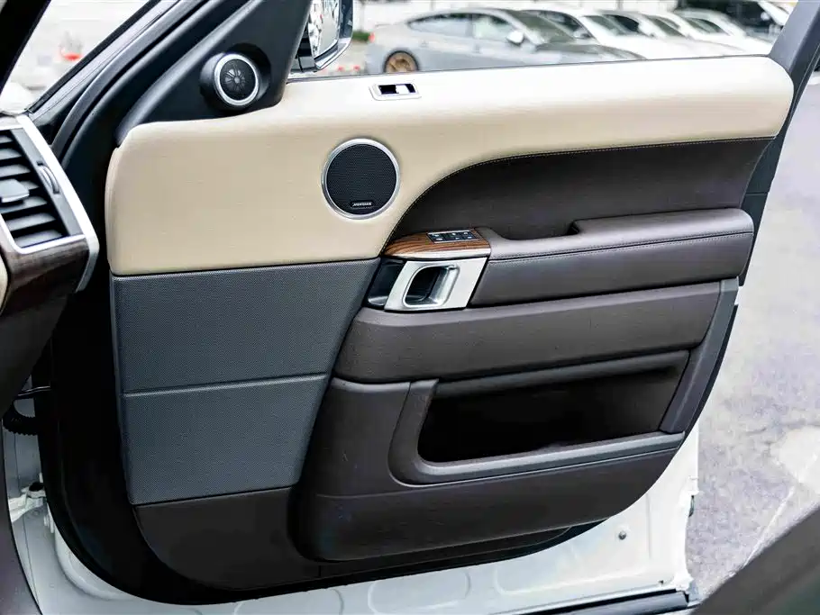 Land Rover Range Rover Sport New Energy 2019 — фото 15
