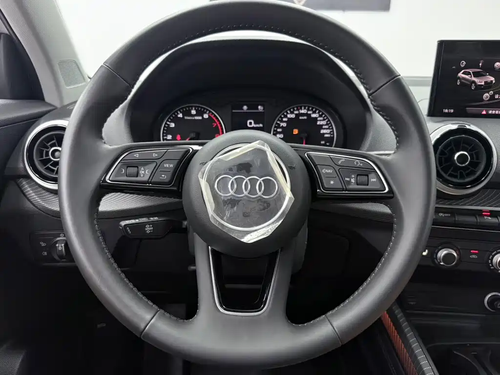Audi Q2L 2022