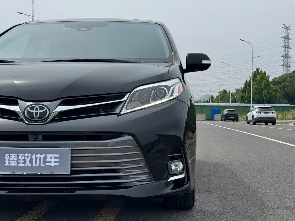 Toyota Sienna 2019 — фото 4