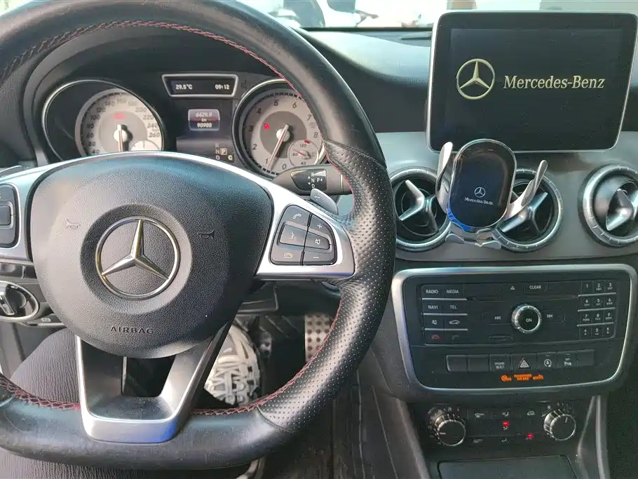 Mercedes-Benz CLA 2016 — фото 12
