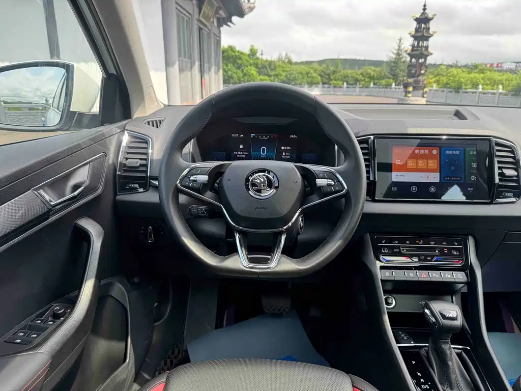 Skoda Karoq 2023 — фото 16