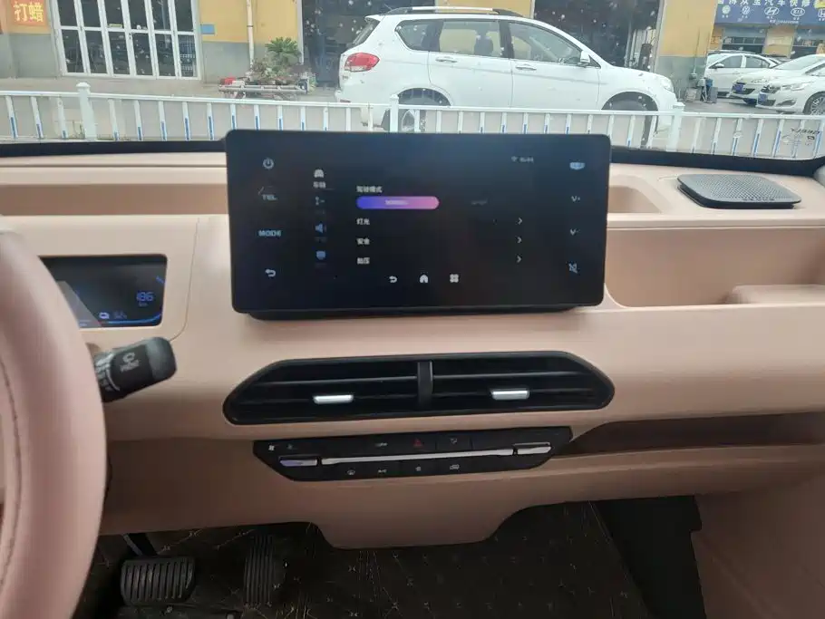 Geely Galaxy Panda 2023 — фото 13