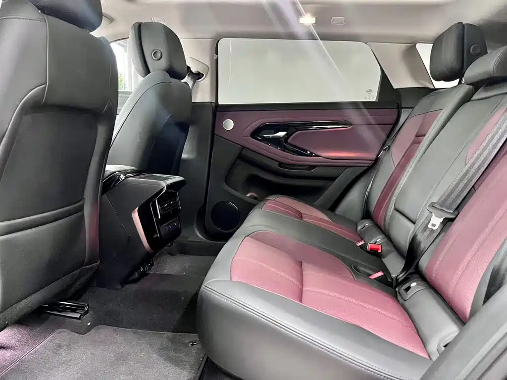Land Rover Evoque 2024 — фото 15