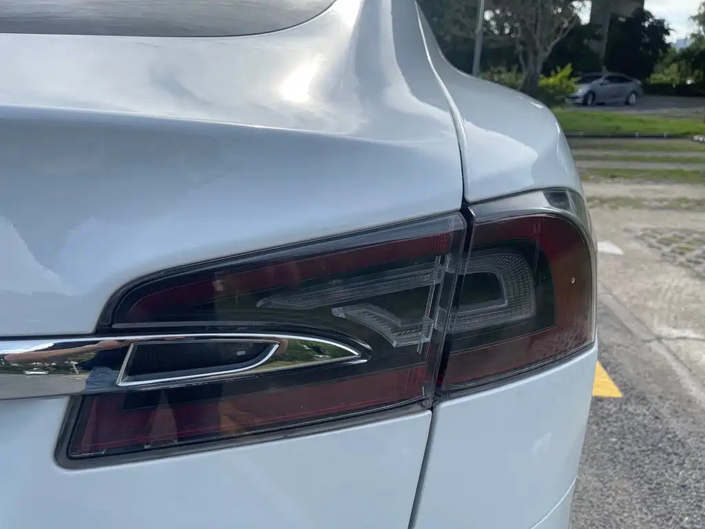 Tesla Model S 2019 — фото 8