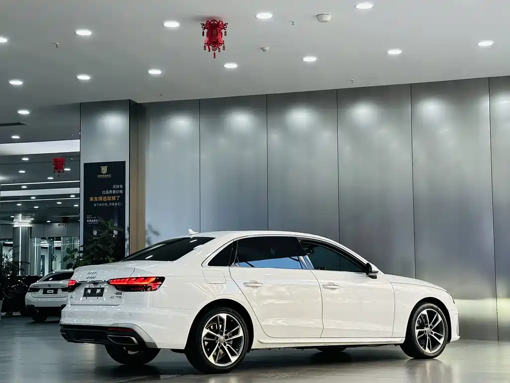 Audi A4L 2020 — фото 9