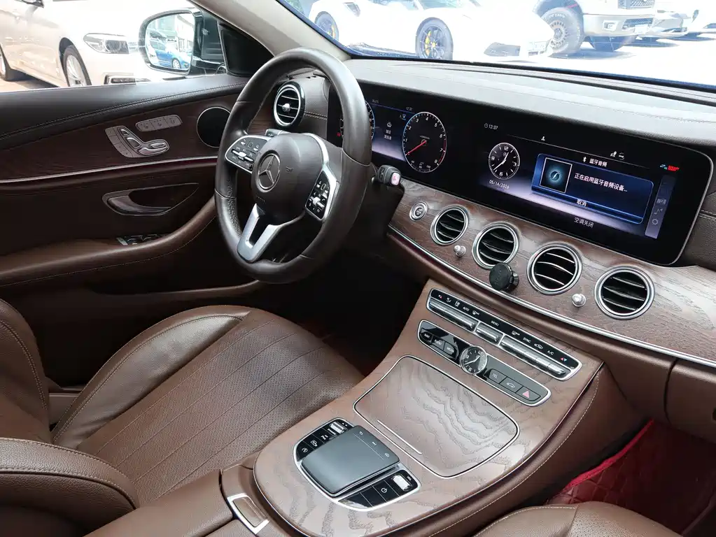 Mercedes-Benz E-Class 2020 — фото 12