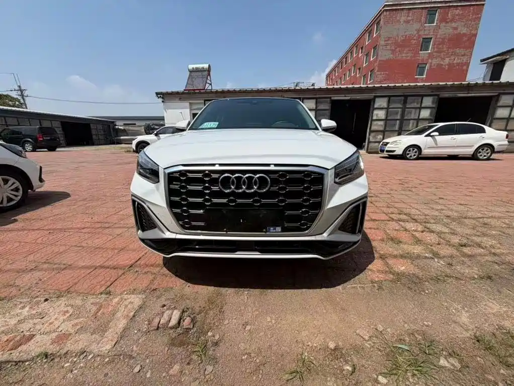 Audi Q2L 2022