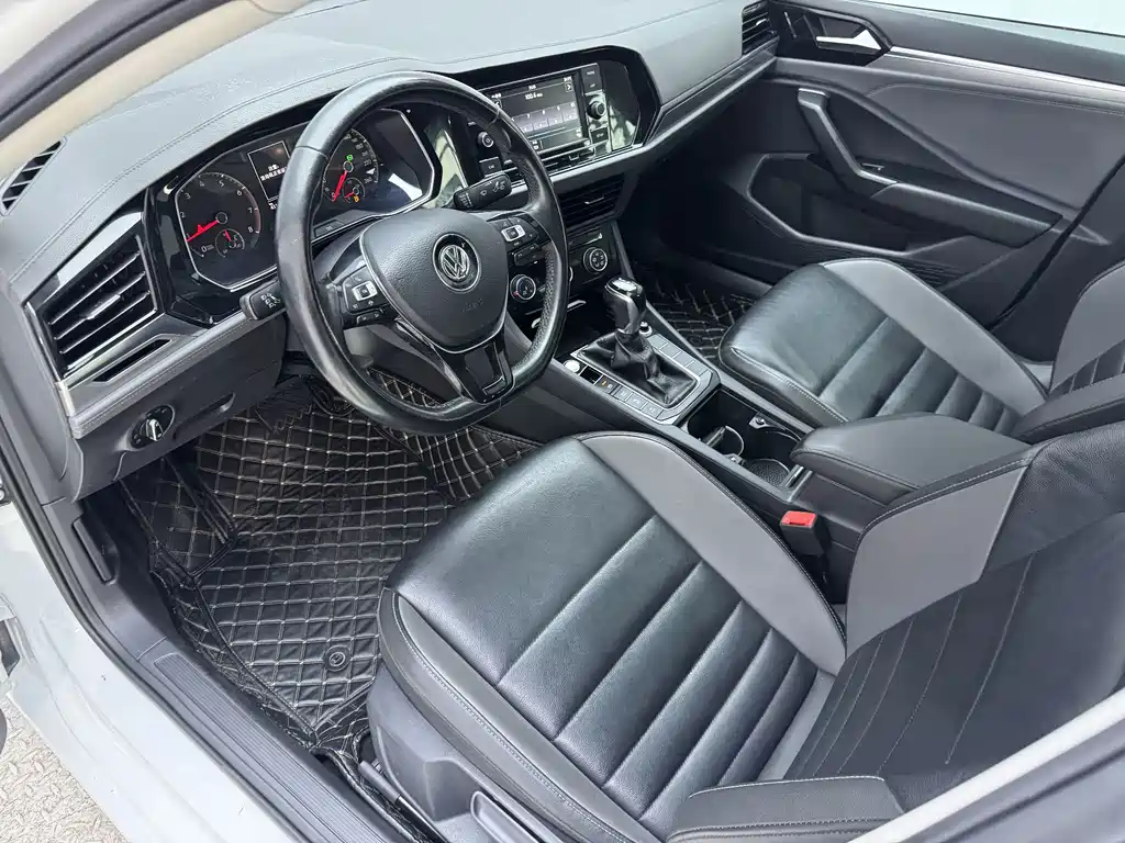 Volkswagen Sagitar 2019