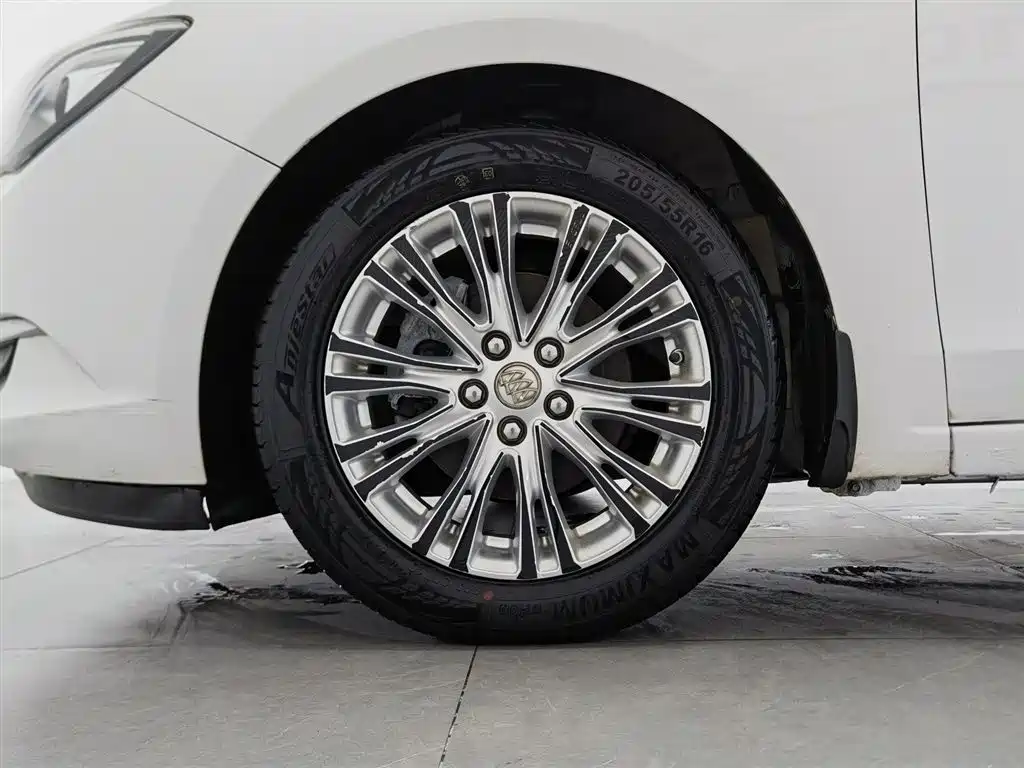 Buick Excelle 2015 — фото 17