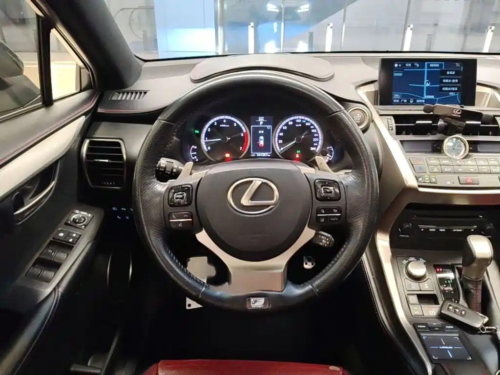 Lexus NX 2015