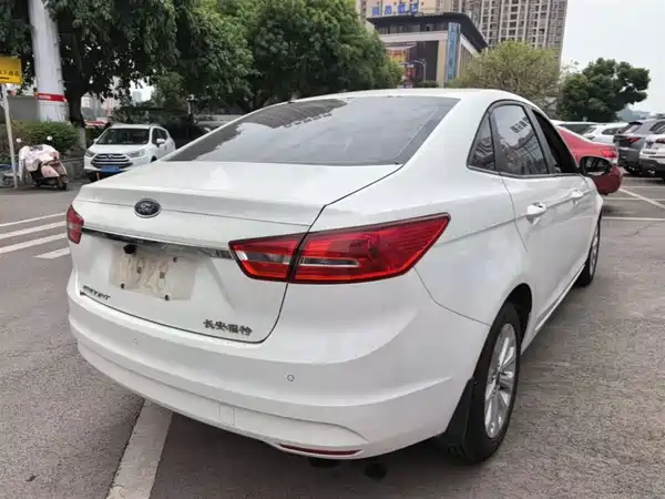 Ford Escort 2015