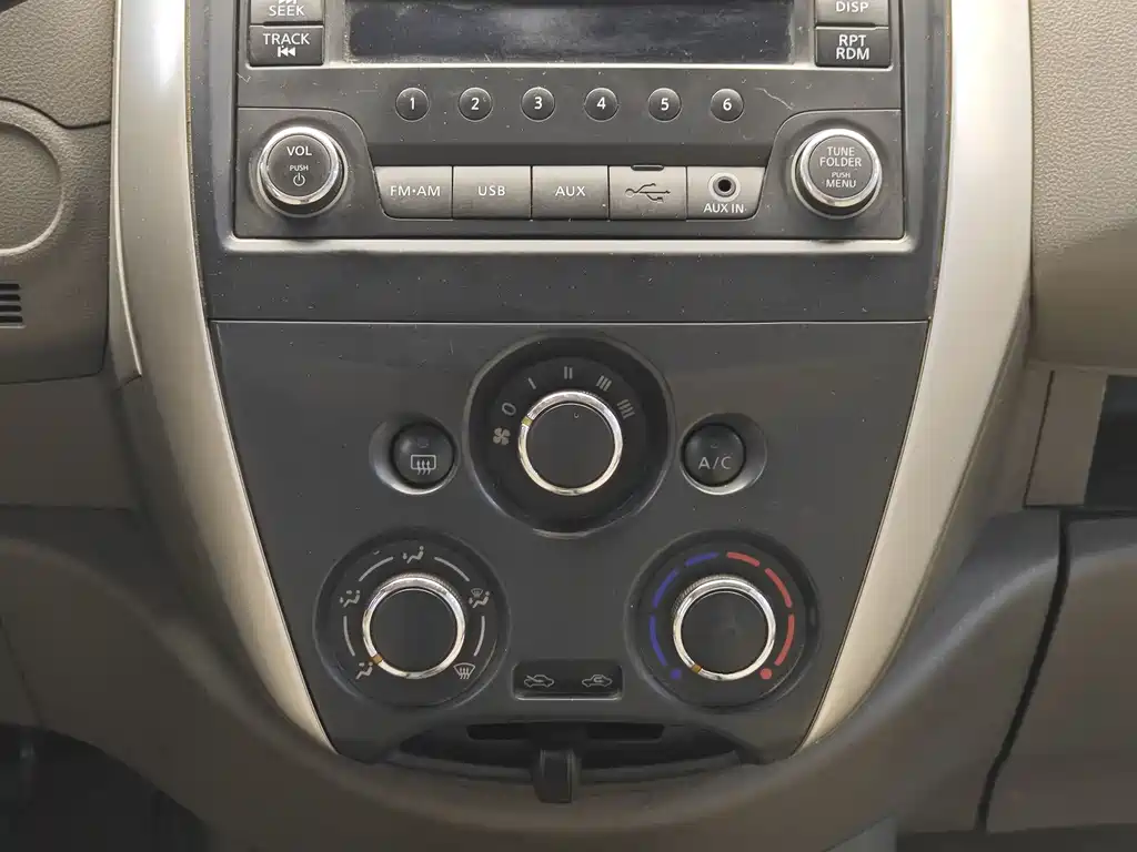 Nissan Sunny 2016 — фото 16