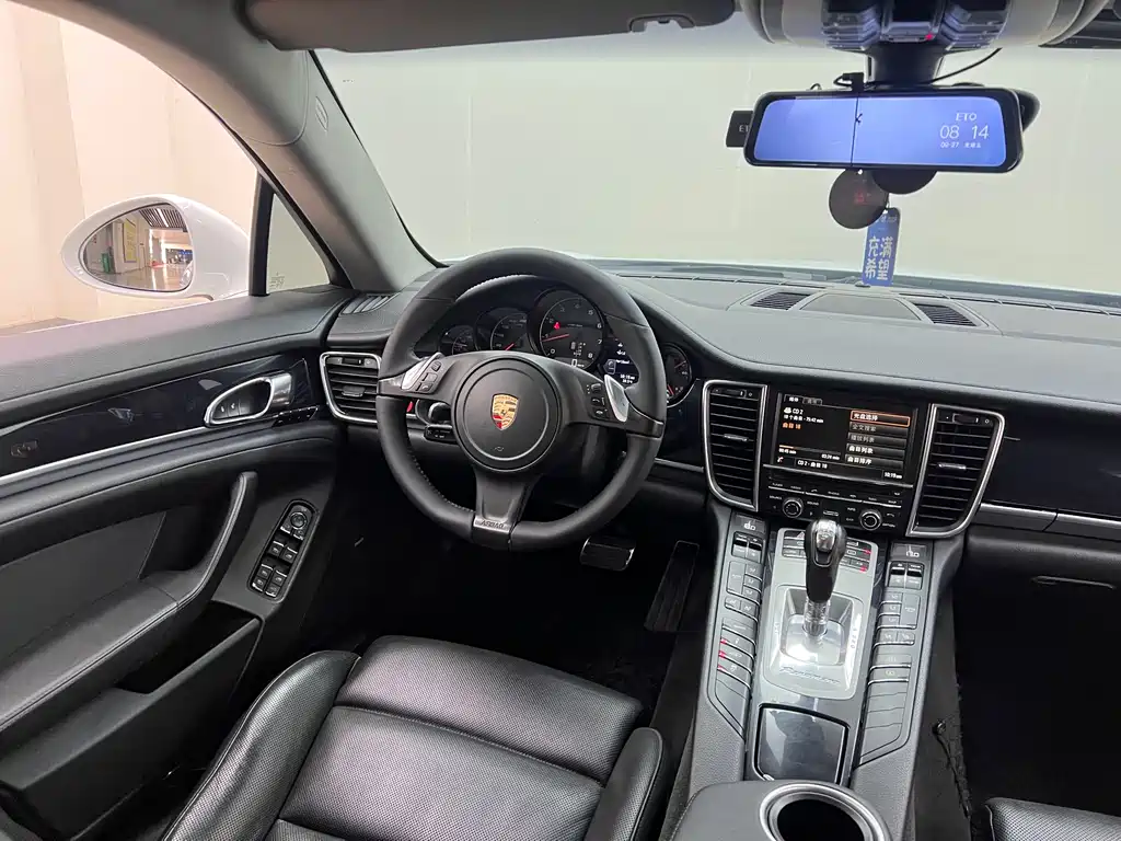 Porsche Panamera 2015 — фото 28