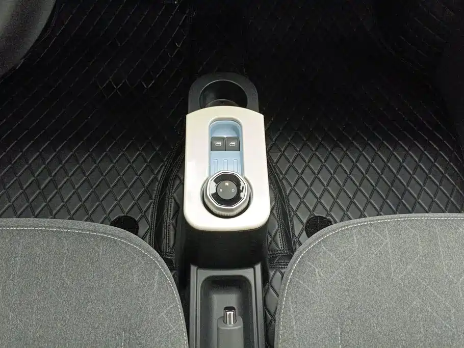 Geely Galaxy Panda 2025 — фото 16