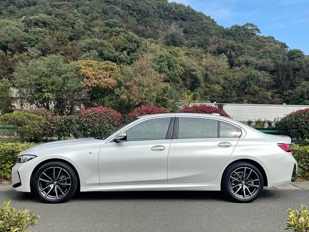 BMW 3 Series 2024