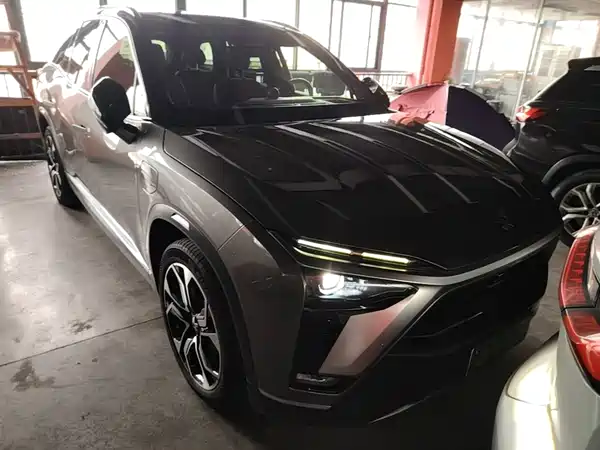 NIO ES8 2021