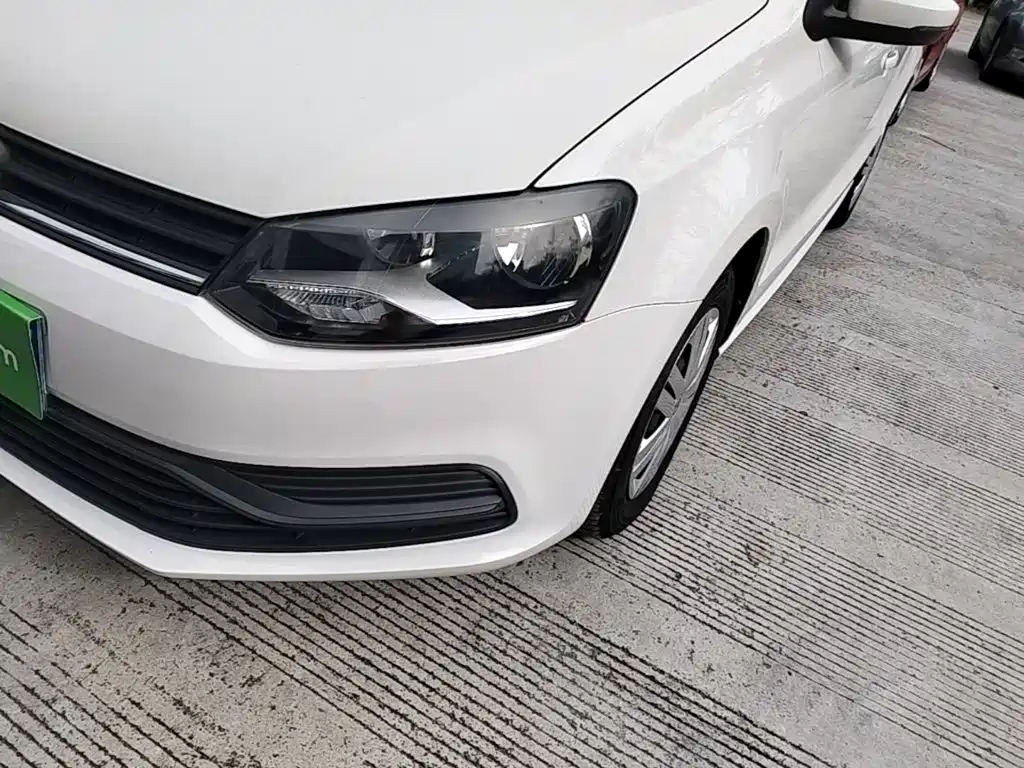Volkswagen Polo 2017 — фото 24