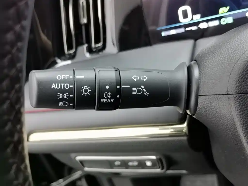 GAC Motor Trumpchi E9 2023 — фото 21