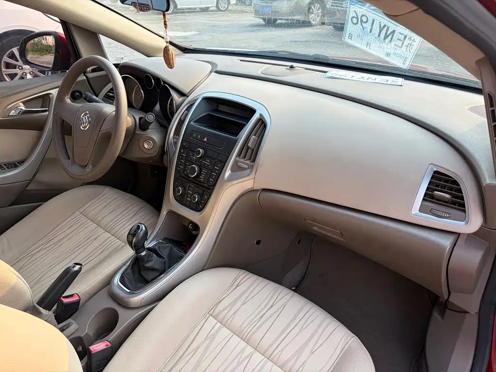 Buick Excelle 2014 — фото 14