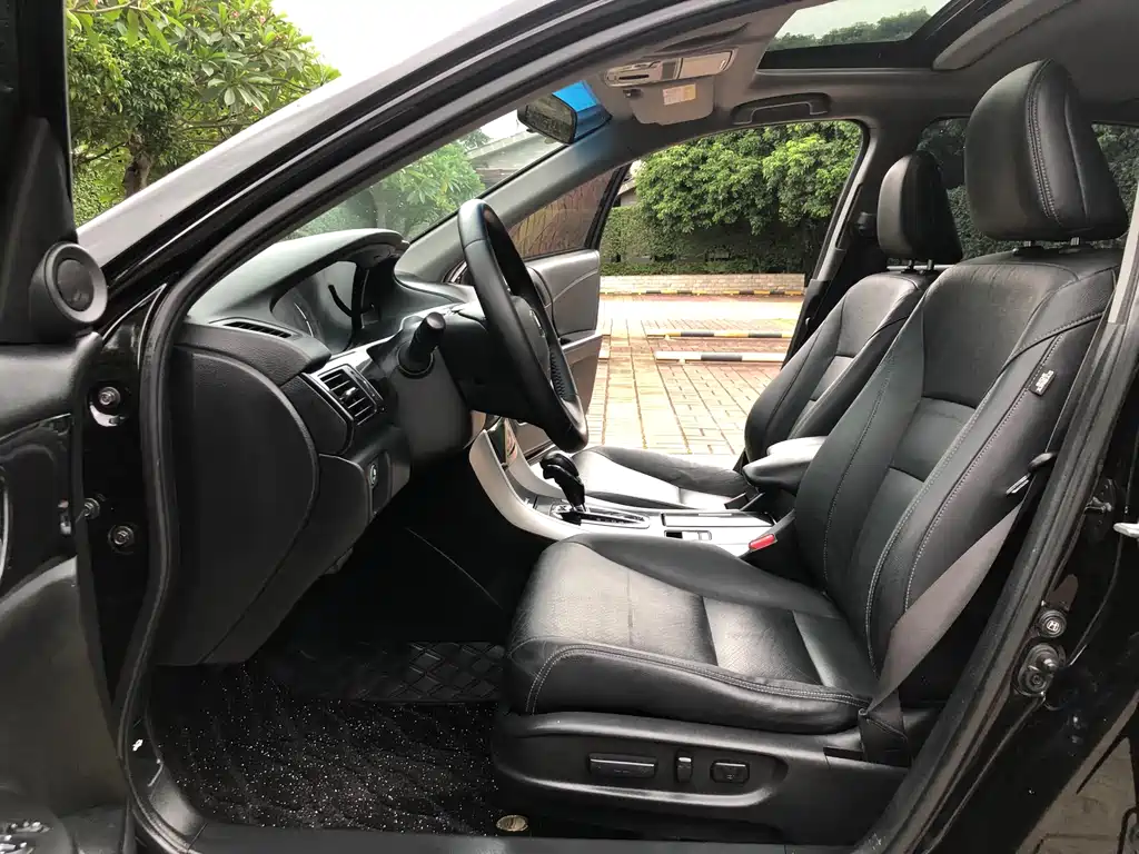 Honda Accord 2018 — фото 9