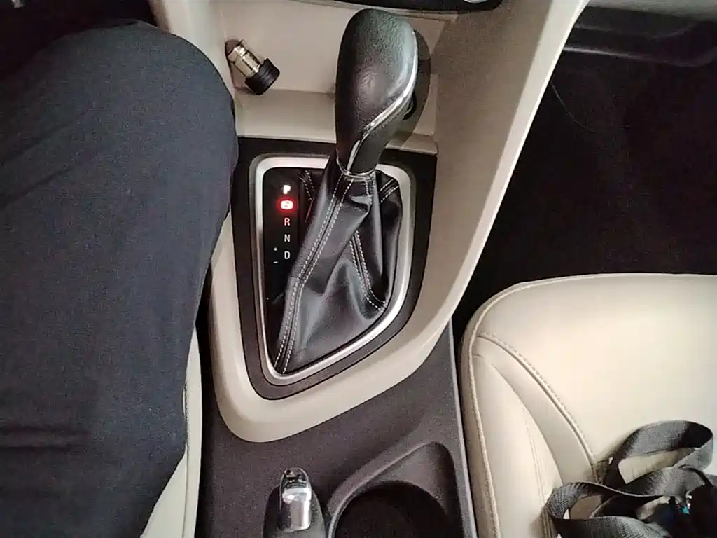 Buick Excelle 2016 — фото 14