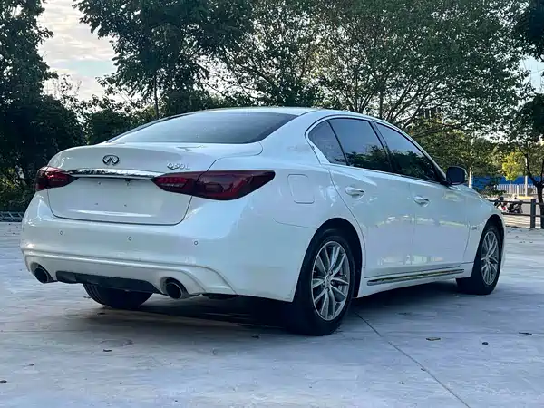 Infiniti Q50L 2020