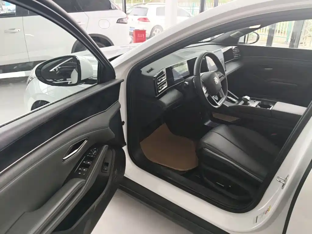 BYD Qin L 2025 — фото 16
