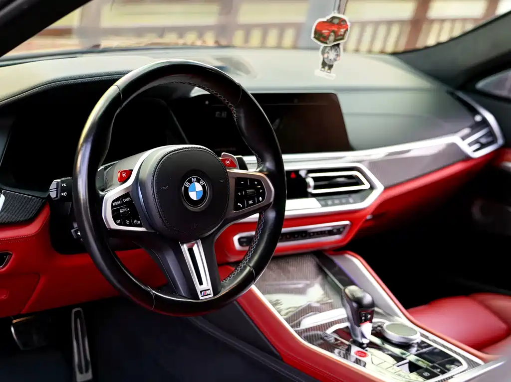 BMW X6 M 2022 — фото 11