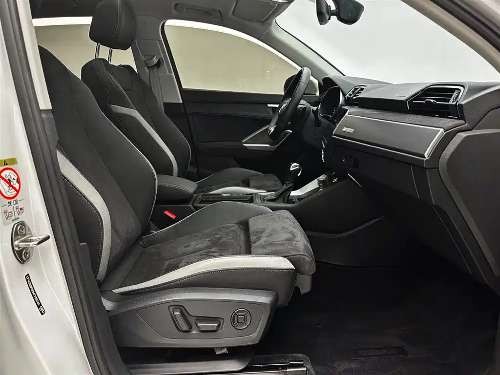 Audi Q3 2023 — фото 20