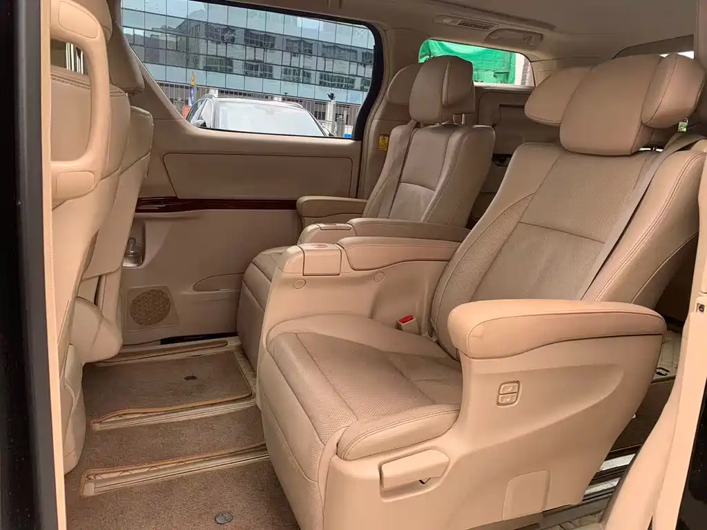 Toyota Alphard 2011 — фото 11