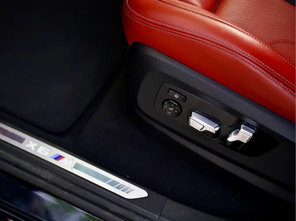 BMW X6 M 2022 — фото 14