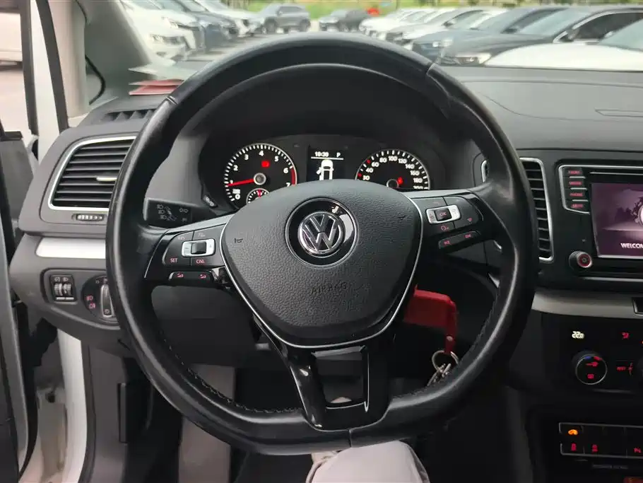 Volkswagen Sharan 2016 — фото 15