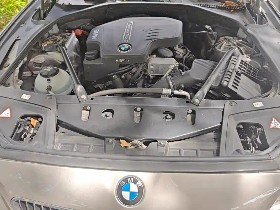 BMW 5 Series 2018 — фото 10