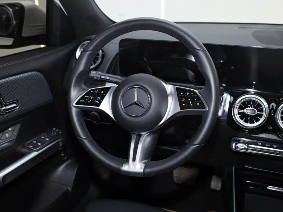 Mercedes-Benz GLB 2023 — фото 29