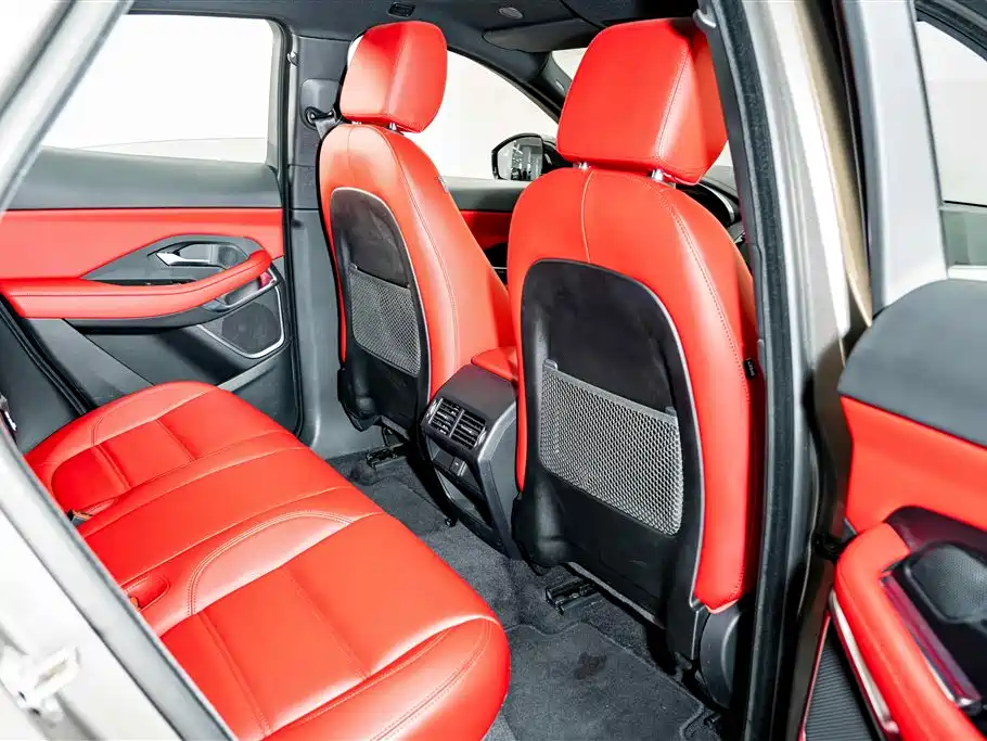 Jaguar E-PACE 2023 — фото 20