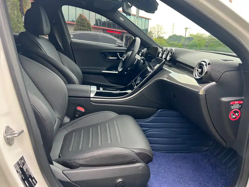 Mercedes-Benz C-Class 2023 — фото 10