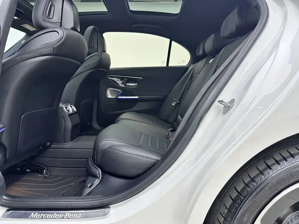 Mercedes-Benz C-Class 2022 — фото 8